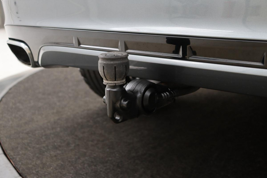 Volvo XC60 2.0 Recharge T8 AWD R Design | Panoramadak | Head-Up | Trekhaak | Harman/Kardon | Camera | Adaptive cruise | Stoelverwarming | Memory | Navigatie