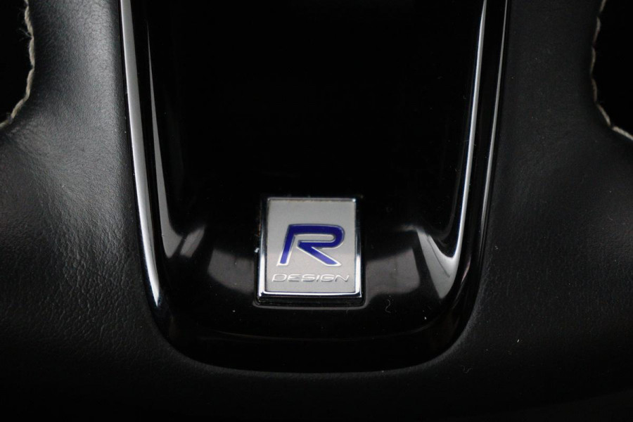 Volvo XC60 2.0 Recharge T8 AWD R Design | Panoramadak | Head-Up | Trekhaak | Harman/Kardon | Camera | Adaptive cruise | Stoelverwarming | Memory | Navigatie