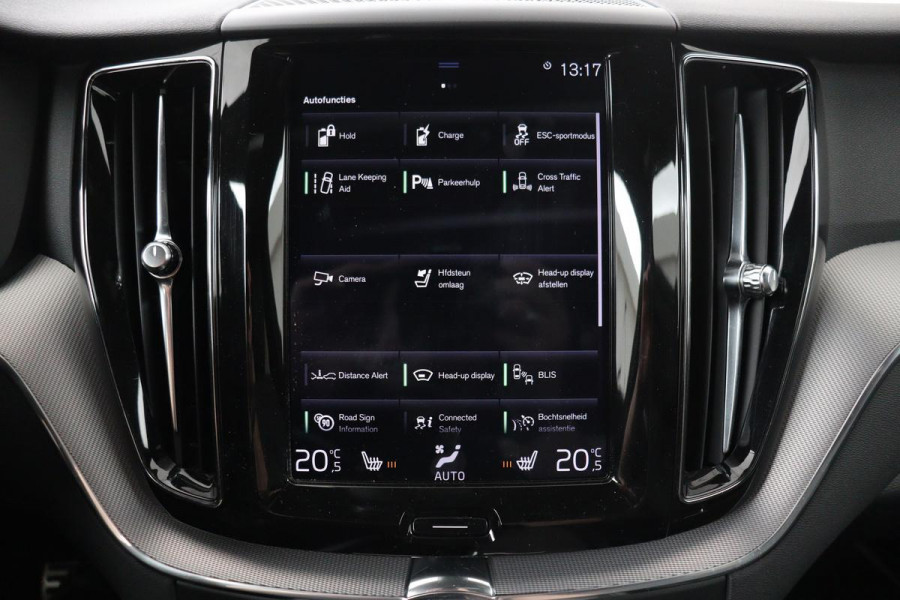 Volvo XC60 2.0 Recharge T8 AWD R Design | Panoramadak | Head-Up | Trekhaak | Harman/Kardon | Camera | Adaptive cruise | Stoelverwarming | Memory | Navigatie