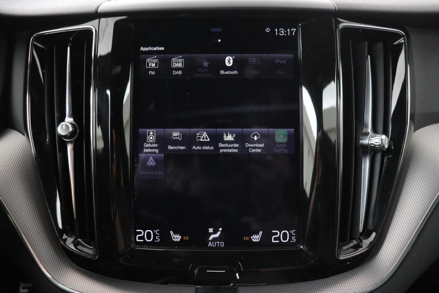 Volvo XC60 2.0 Recharge T8 AWD R Design | Panoramadak | Head-Up | Trekhaak | Harman/Kardon | Camera | Adaptive cruise | Stoelverwarming | Memory | Navigatie