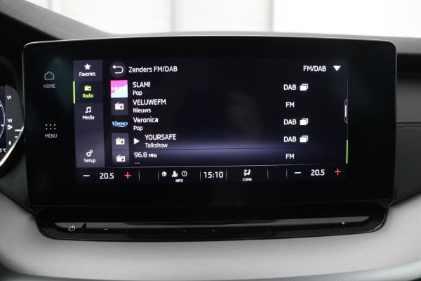 Škoda Octavia 1.0 e-TSI Sport | Carplay | Full LED | Navigatie | Sfeerverlichting | DAB | Sportstoelen | Climate control | Parkeerhulp