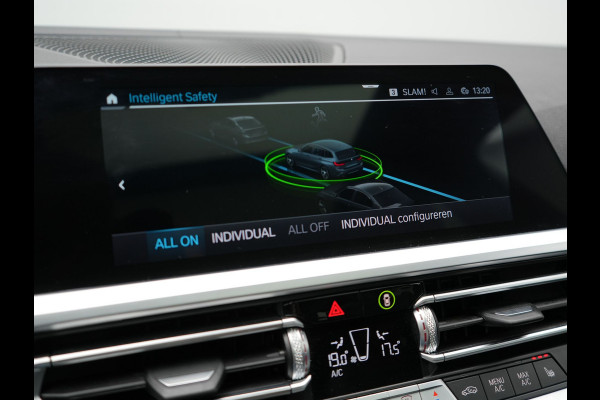 BMW 3 Serie Touring 330e M Sport Plug In Hybrid Dealer O.H. PHEV | Panodak | Lederen Sportstoelen Verwarmd | Adaptive Cruise | Navigatie | Apple Carplay | Camera | DAB | Sfeerverlichting |