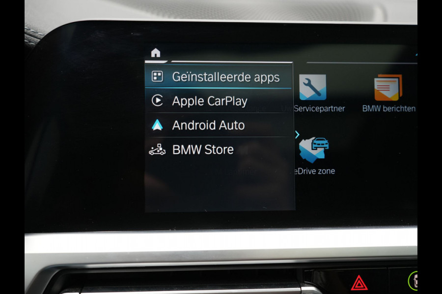 BMW 3 Serie Touring 330e M Sport Plug In Hybrid Dealer O.H. PHEV | Panodak | Lederen Sportstoelen Verwarmd | Adaptive Cruise | Navigatie | Apple Carplay | Camera | DAB | Sfeerverlichting |