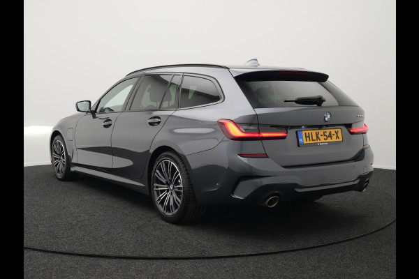 BMW 3 Serie Touring 330e M Sport Plug In Hybrid Dealer O.H. PHEV | Panodak | Lederen Sportstoelen Verwarmd | Adaptive Cruise | Navigatie | Apple Carplay | Camera | DAB | Sfeerverlichting |