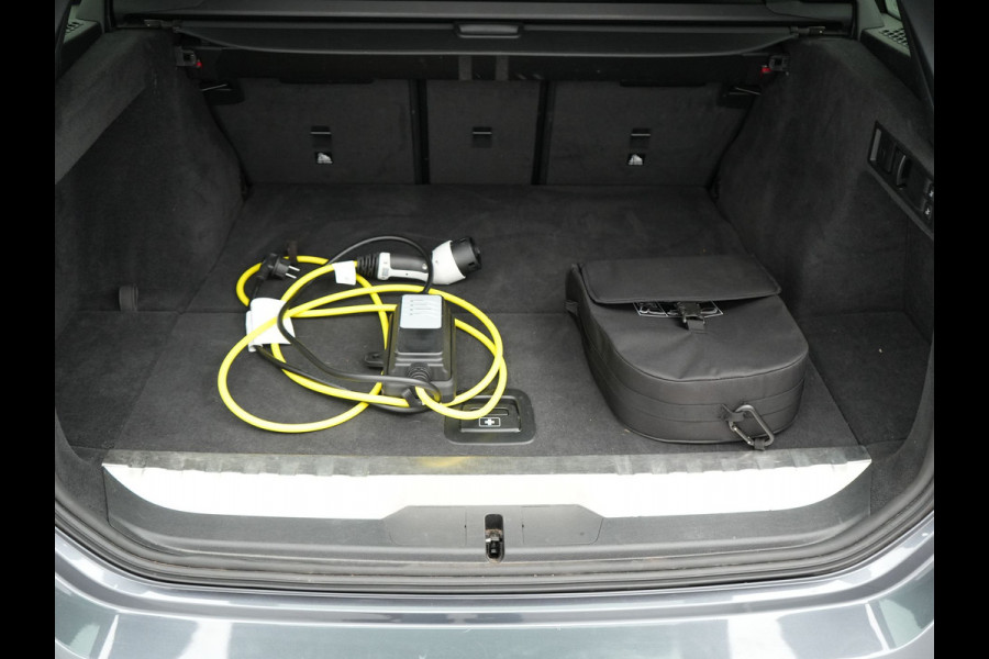 BMW 3 Serie Touring 330e M Sport Plug In Hybrid Dealer O.H. PHEV | Panodak | Lederen Sportstoelen Verwarmd | Adaptive Cruise | Navigatie | Apple Carplay | Camera | DAB | Sfeerverlichting |