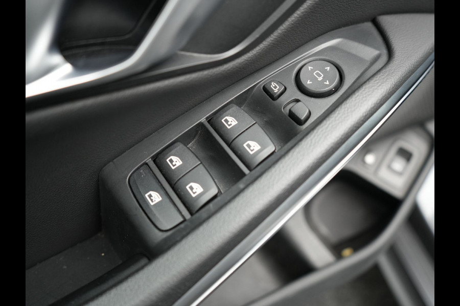 BMW 3 Serie Touring 330e M Sport Plug In Hybrid Dealer O.H. PHEV | Panodak | Lederen Sportstoelen Verwarmd | Adaptive Cruise | Navigatie | Apple Carplay | Camera | DAB | Sfeerverlichting |