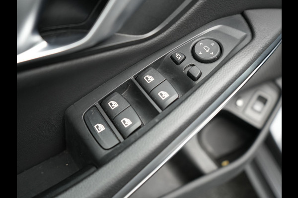 BMW 3 Serie Touring 330e M Sport Plug In Hybrid Dealer O.H. PHEV | Panodak | Lederen Sportstoelen Verwarmd | Adaptive Cruise | Navigatie | Apple Carplay | Camera | DAB | Sfeerverlichting |
