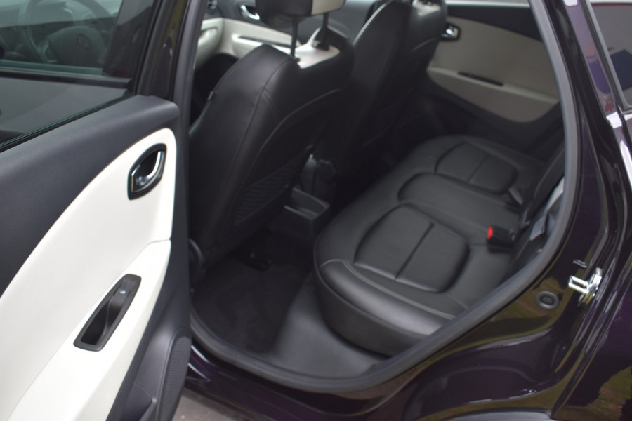 Renault Captur 1.2 TCe Initiale Paris Automaat leer Navi 11000 km
