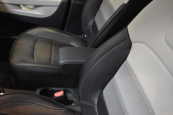 Renault Captur 1.2 TCe Initiale Paris Automaat leer Navi 11000 km
