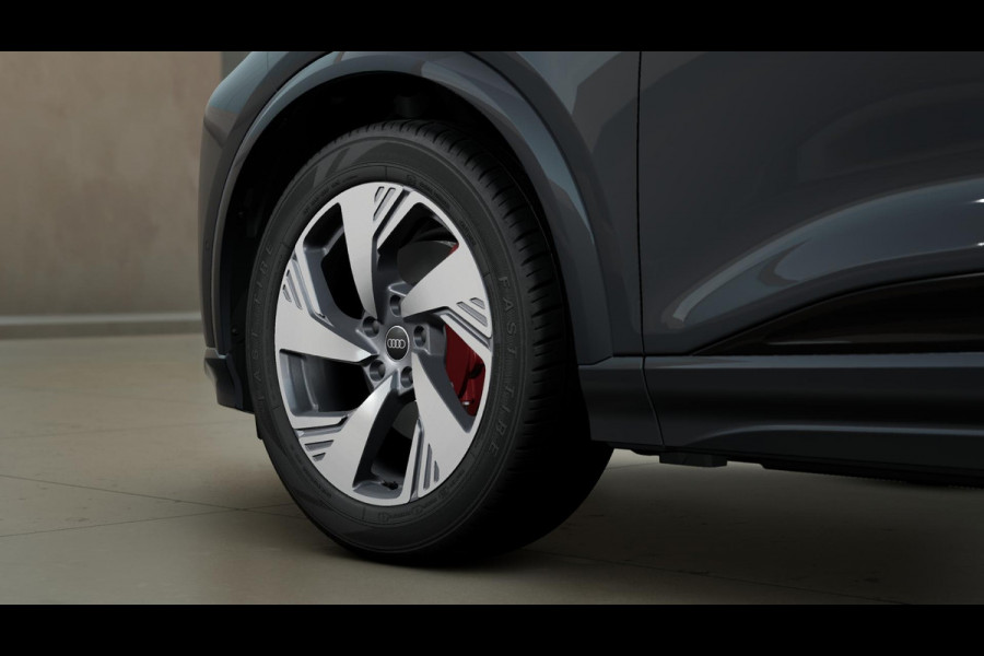 Audi Q6 e-tron S edition 83 kWh Tech Pro, panoramadak, leder interieur, privacy glas, adapaptive air suspension, omgevingscamara's, key-less entry, adaptive cruise control
