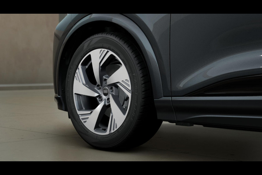 Audi Q6 e-tron S edition 83 kWh key-less entry, adapative cruise control, omgevingscamera's