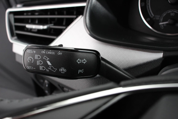 Škoda Kamiq 1.0 TSI 110pk Ambition | Navigatie | Apple Carplay/Android Auto | Climate Control | Dab | Led | Parkeer sensoren | Stoelverwarming | Extra getint glas