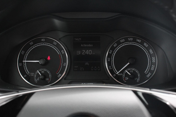 Škoda Kamiq 1.0 TSI 110pk Ambition | Navigatie | Apple Carplay/Android Auto | Climate Control | Dab | Led | Parkeer sensoren | Stoelverwarming | Extra getint glas