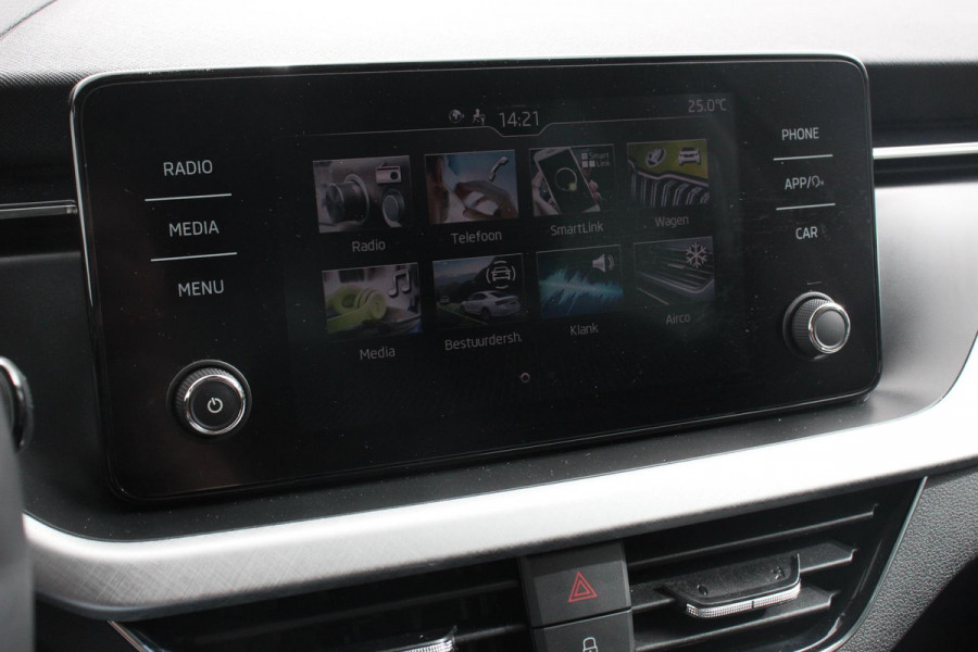 Škoda Kamiq 1.0 TSI 110pk Ambition | Navigatie | Apple Carplay/Android Auto | Climate Control | Dab | Led | Parkeer sensoren | Stoelverwarming | Extra getint glas