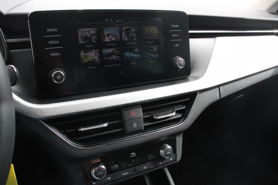 Škoda Kamiq 1.0 TSI 110pk Ambition | Navigatie | Apple Carplay/Android Auto | Climate Control | Dab | Led | Parkeer sensoren | Stoelverwarming | Extra getint glas