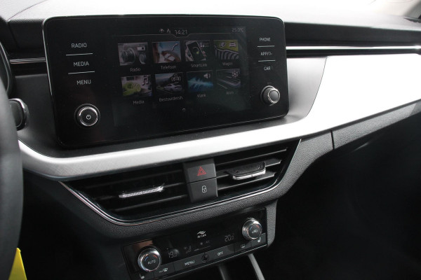 Škoda Kamiq 1.0 TSI 110pk Ambition | Navigatie | Apple Carplay/Android Auto | Climate Control | Dab | Led | Parkeer sensoren | Stoelverwarming | Extra getint glas