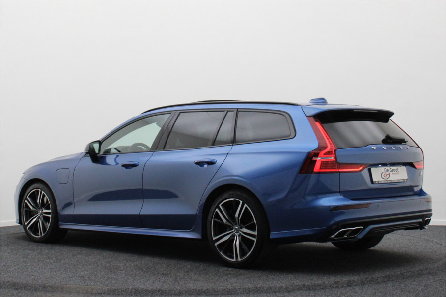 Volvo V60 2.0 T8 Recharge AWD R-Design Leer/Stof, Panoramadak, H&K, Camera, ACC, Standkachel, LED, DAB, 19''