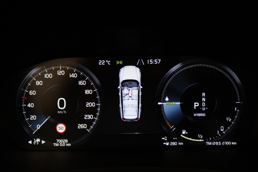 Volvo V60 2.0 T8 Recharge AWD R-Design Leer/Stof, Panoramadak, H&K, Camera, ACC, Standkachel, LED, DAB, 19''