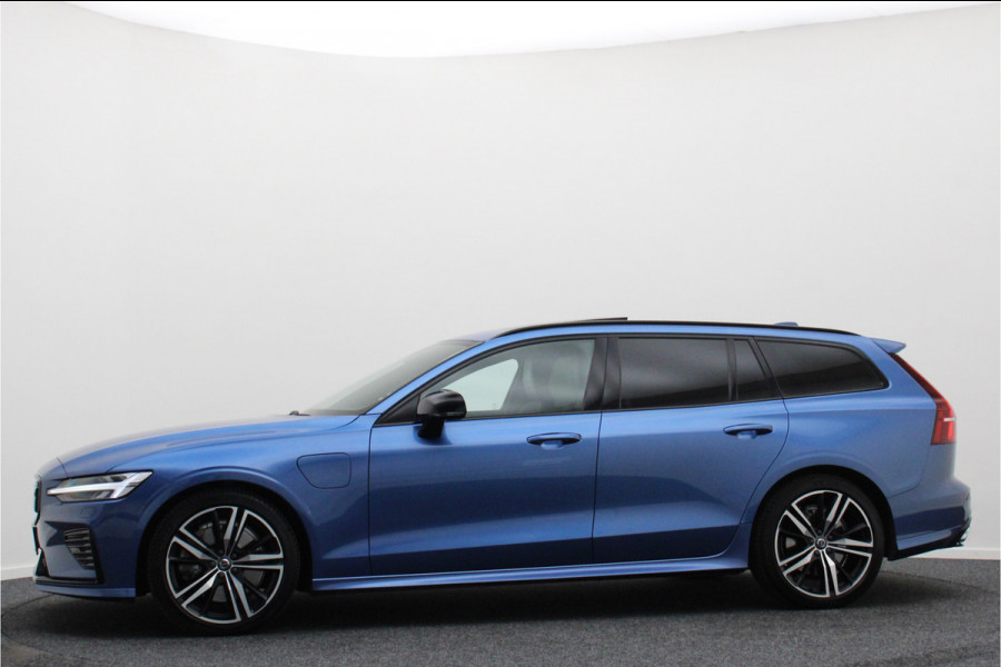 Volvo V60 2.0 T8 Recharge AWD R-Design Leer/Stof, Panoramadak, H&K, Camera, ACC, Standkachel, LED, DAB, 19''