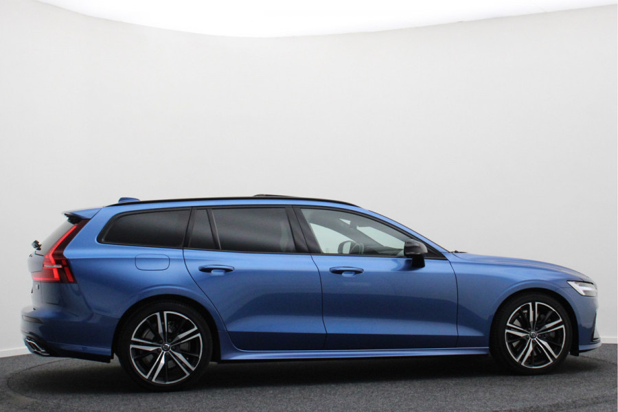 Volvo V60 2.0 T8 Recharge AWD R-Design Leer/Stof, Panoramadak, H&K, Camera, ACC, Standkachel, LED, DAB, 19''
