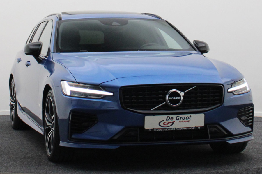 Volvo V60 2.0 T8 Recharge AWD R-Design Leer/Stof, Panoramadak, H&K, Camera, ACC, Standkachel, LED, DAB, 19''