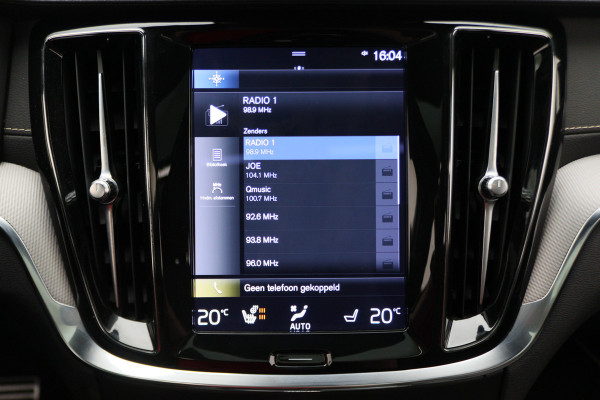Volvo V60 2.0 T8 Recharge AWD R-Design Leer/Stof, Panoramadak, H&K, Camera, ACC, Standkachel, LED, DAB, 19''