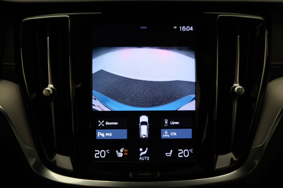 Volvo V60 2.0 T8 Recharge AWD R-Design Leer/Stof, Panoramadak, H&K, Camera, ACC, Standkachel, LED, DAB, 19''