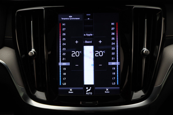 Volvo V60 2.0 T8 Recharge AWD R-Design Leer/Stof, Panoramadak, H&K, Camera, ACC, Standkachel, LED, DAB, 19''
