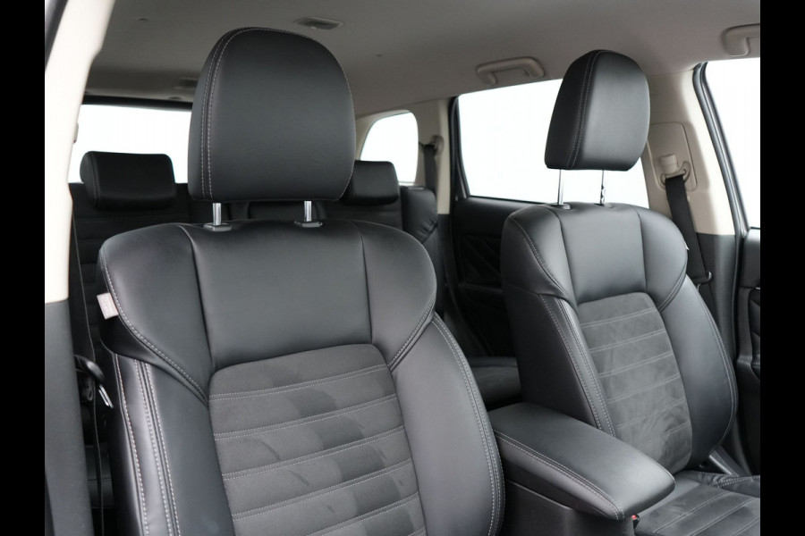 Mitsubishi Outlander 2.4 Intense Plug in Hybrid 225pk PHEV | Carplay | Parkeersensoren | Stoelverwarming | L.M. 18" | Camera | Cruise Control | Climate Control | DAB |