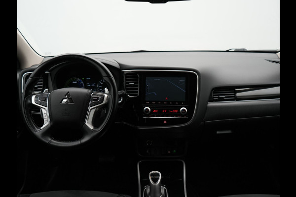 Mitsubishi Outlander 2.4 Intense Plug in Hybrid 225pk PHEV | Carplay | Parkeersensoren | Stoelverwarming | L.M. 18" | Camera | Cruise Control | Climate Control | DAB |