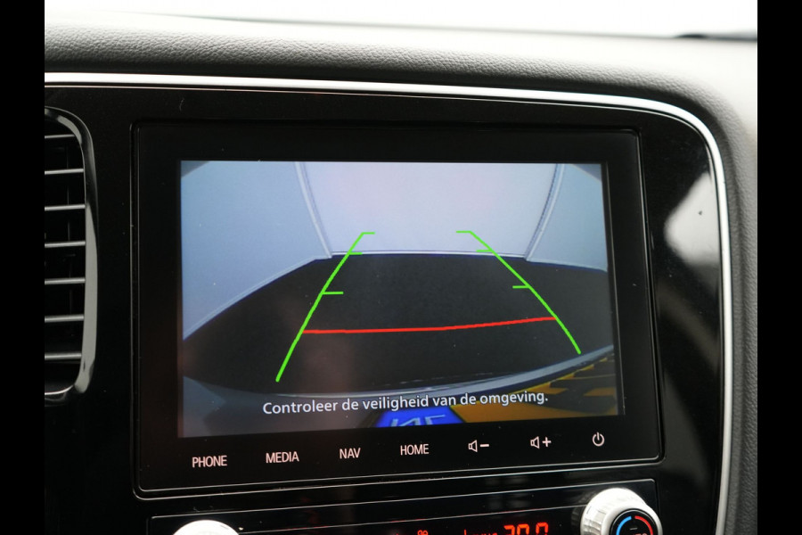 Mitsubishi Outlander 2.4 Intense Plug in Hybrid 225pk PHEV | Carplay | Parkeersensoren | Stoelverwarming | L.M. 18" | Camera | Cruise Control | Climate Control | DAB |