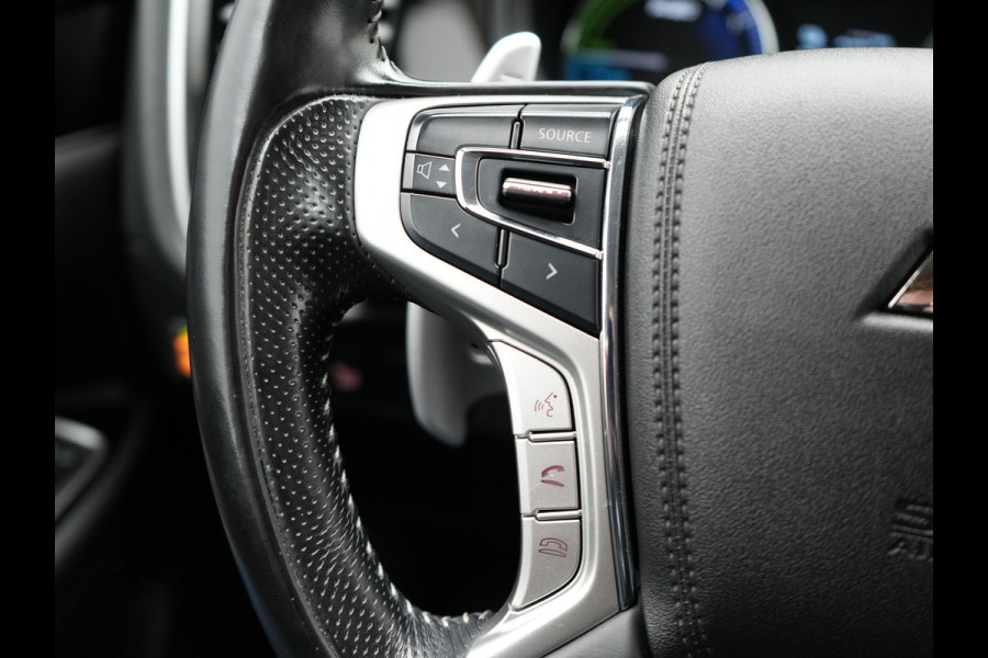 Mitsubishi Outlander 2.4 Intense Plug in Hybrid 225pk PHEV | Carplay | Parkeersensoren | Stoelverwarming | L.M. 18" | Camera | Cruise Control | Climate Control | DAB |