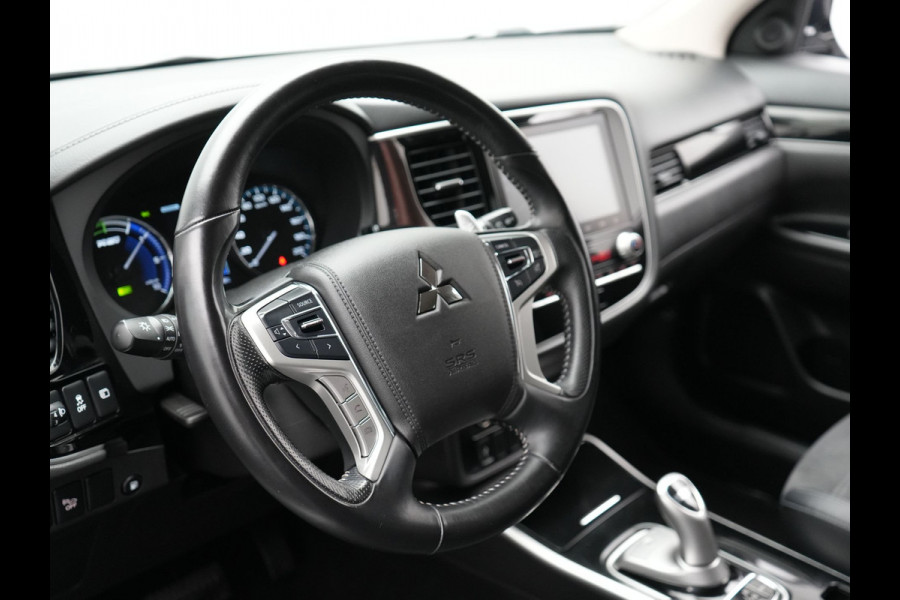 Mitsubishi Outlander 2.4 Intense Plug in Hybrid 225pk PHEV | Carplay | Parkeersensoren | Stoelverwarming | L.M. 18" | Camera | Cruise Control | Climate Control | DAB |