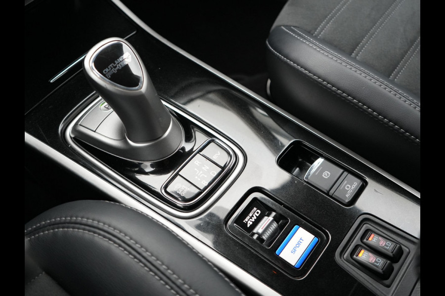 Mitsubishi Outlander 2.4 Intense Plug in Hybrid 225pk PHEV | Carplay | Parkeersensoren | Stoelverwarming | L.M. 18" | Camera | Cruise Control | Climate Control | DAB |