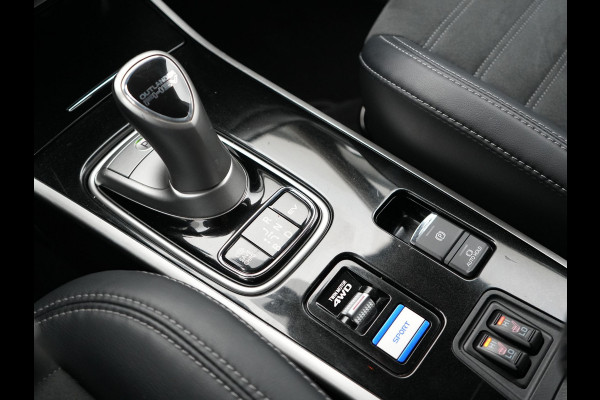Mitsubishi Outlander 2.4 Intense Plug in Hybrid 225pk PHEV | Carplay | Parkeersensoren | Stoelverwarming | L.M. 18" | Camera | Cruise Control | Climate Control | DAB |