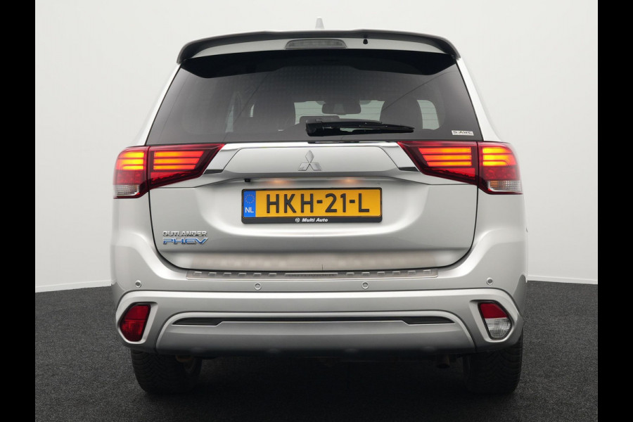 Mitsubishi Outlander 2.4 Intense Plug in Hybrid 225pk PHEV | Carplay | Parkeersensoren | Stoelverwarming | L.M. 18" | Camera | Cruise Control | Climate Control | DAB |