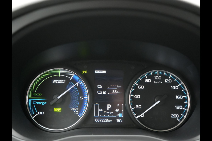 Mitsubishi Outlander 2.4 Intense Plug in Hybrid 225pk PHEV | Carplay | Parkeersensoren | Stoelverwarming | L.M. 18" | Camera | Cruise Control | Climate Control | DAB |
