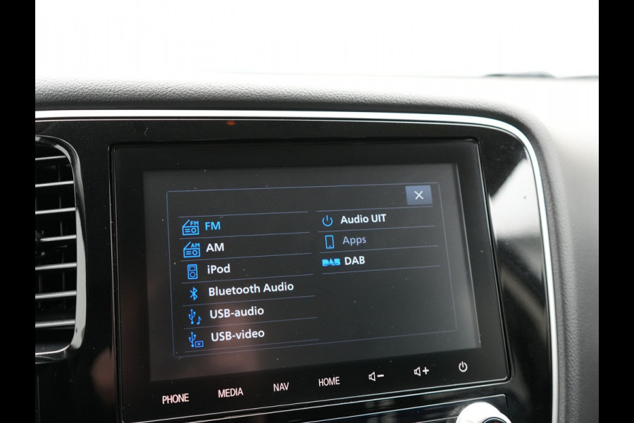 Mitsubishi Outlander 2.4 Intense Plug in Hybrid 225pk PHEV | Carplay | Parkeersensoren | Stoelverwarming | L.M. 18" | Camera | Cruise Control | Climate Control | DAB |