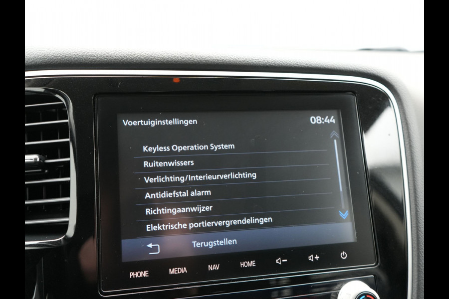 Mitsubishi Outlander 2.4 Intense Plug in Hybrid 225pk PHEV | Carplay | Parkeersensoren | Stoelverwarming | L.M. 18" | Camera | Cruise Control | Climate Control | DAB |
