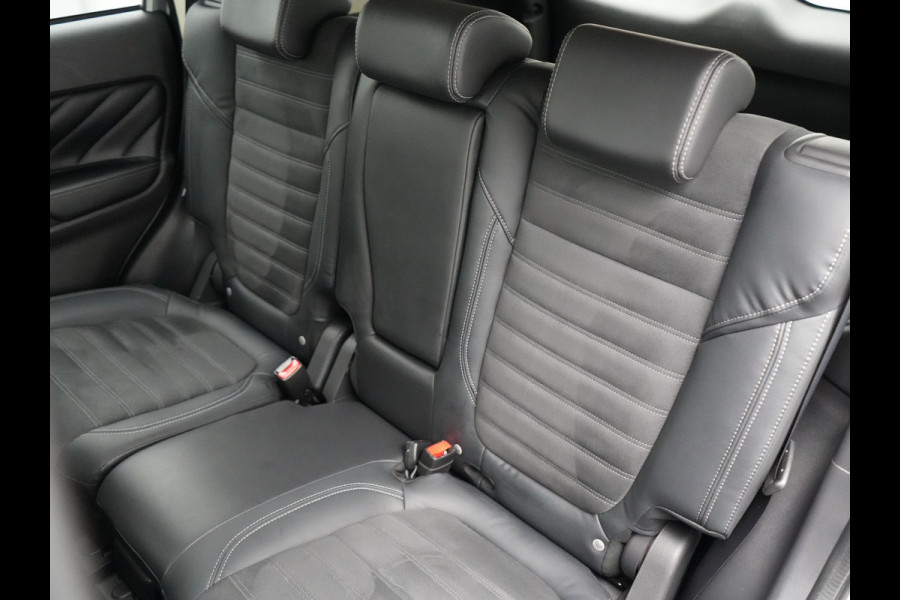 Mitsubishi Outlander 2.4 Intense Plug in Hybrid 225pk PHEV | Carplay | Parkeersensoren | Stoelverwarming | L.M. 18" | Camera | Cruise Control | Climate Control | DAB |