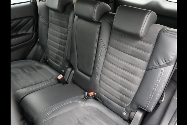Mitsubishi Outlander 2.4 Intense Plug in Hybrid 225pk PHEV | Carplay | Parkeersensoren | Stoelverwarming | L.M. 18" | Camera | Cruise Control | Climate Control | DAB |