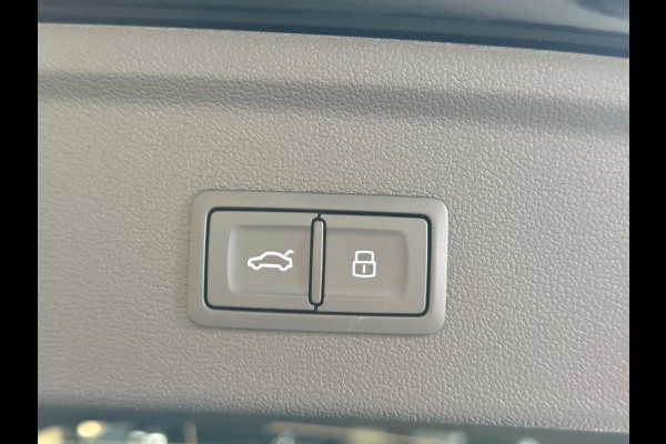Audi A3 Sportback 2.5 TFSI RS 3 quattro | Pano | carbon | Kuipstoelen | ACC | Keyless | Sfeerverlichting