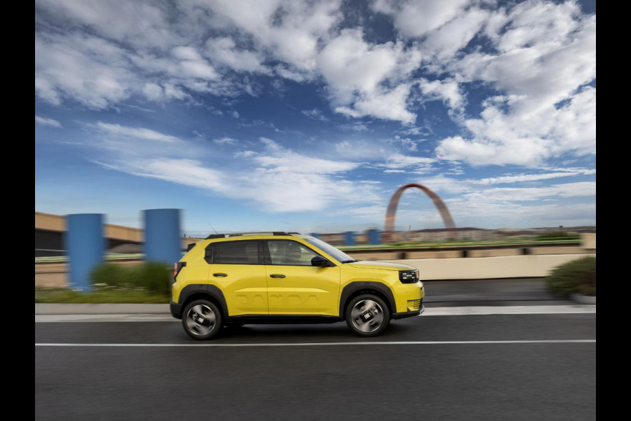 Fiat Grande Panda La Prima 44 kWh | Clima | Cruise | Camera | Apple Carplay | 17" | Navi | Winter Pack
