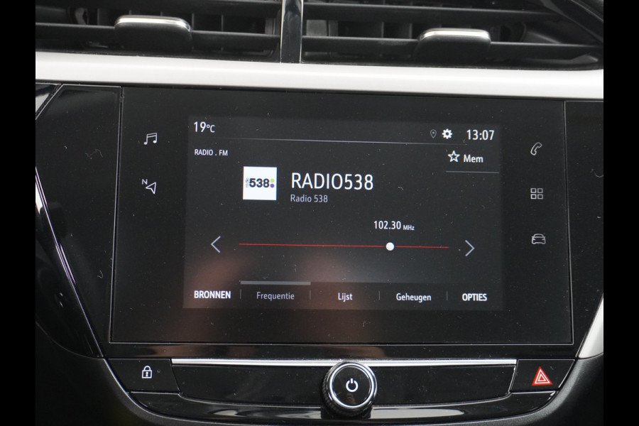Opel Corsa 1.2T 101PK 5Drs Edition Apple Carplay Android Auto Navi* Airco Cruise Control Lmv 16" Pdc Lane Assist Lichtsensor Verkeersbord detectie Esp Bleutooth (*Navi via app)