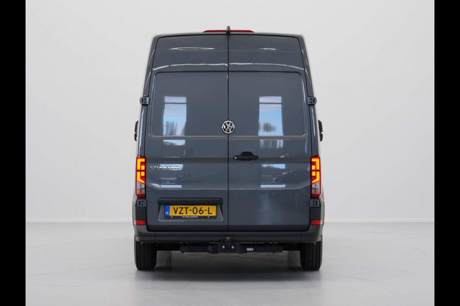 Volkswagen Crafter 30 2.0 TDI L3H3 Navi via App Camera Trekhaak Voorruitverwarming