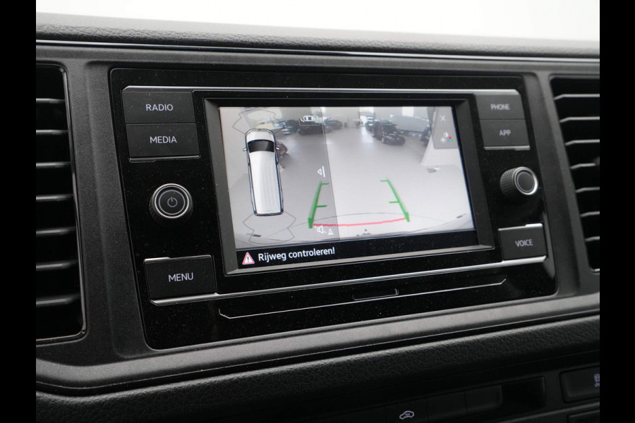Volkswagen Crafter 30 2.0 TDI L3H3 Navi via App Camera Trekhaak Voorruitverwarming