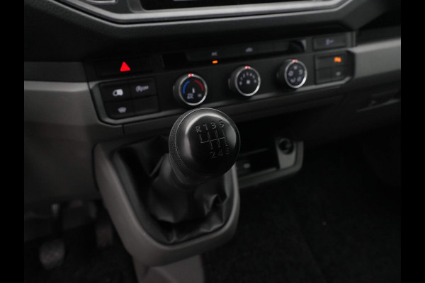 Volkswagen Crafter 30 2.0 TDI L3H3 Navi via App Camera Trekhaak Voorruitverwarming