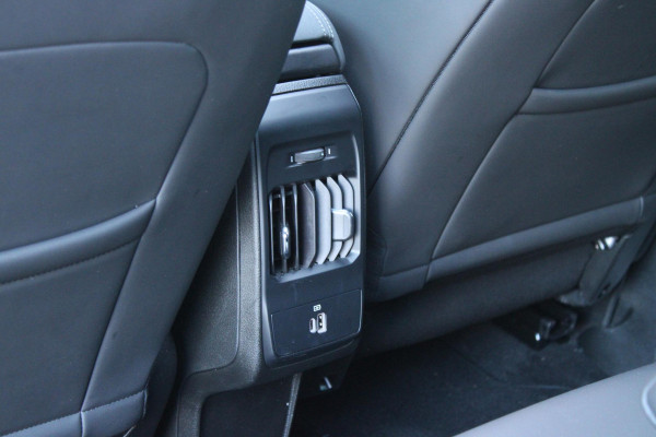 Alfa Romeo Tonale 1.3T PHEV Q4 280PK Edizione Speciale | PANORAMISCH SCHUIF / KANTELDAK | HARMAN CARDON PREMIUM AUDIO  | LEDEREN BEKLEDING | VOORSTOELEN / STUUR VERWARMD | VOORSTOELEN GEVENTILEERD | VOORSTOELEN ELEKTRISCH VERSTELBAAR MET GEHEUGEN FUNCTIE | APPLE CARPLAY / ANDROID AUTO | 360° CAMERA | DODEHOEK DETECTIE | 20"INCH LICHTMETALEN VELGEN | ADAPTIVE CRUISE CONTROL | KEYLESS ENTRY / START | ELEKTRISCH BEDIENBARE ACHTERKLEP | DRAADLOZE TELEFOONLADER | SFEER VERLICHTING | DONKERE HEMELBEKLEDING |