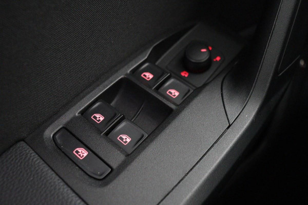 Seat Ibiza 1.0 TSI FR Intens | Stoelverwarming | Adaptive cruise | BEATS Pack | Full LED | Carplay | DAB | Camera | Climate control
