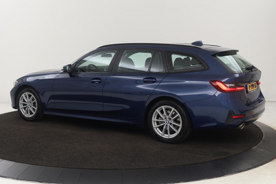 BMW 3 Serie 318i Business Edition | Stoelverwarming | Camera | Carplay | Live Cockpit | Full LED | Navigatie | Dodehoek detectie | Climate control